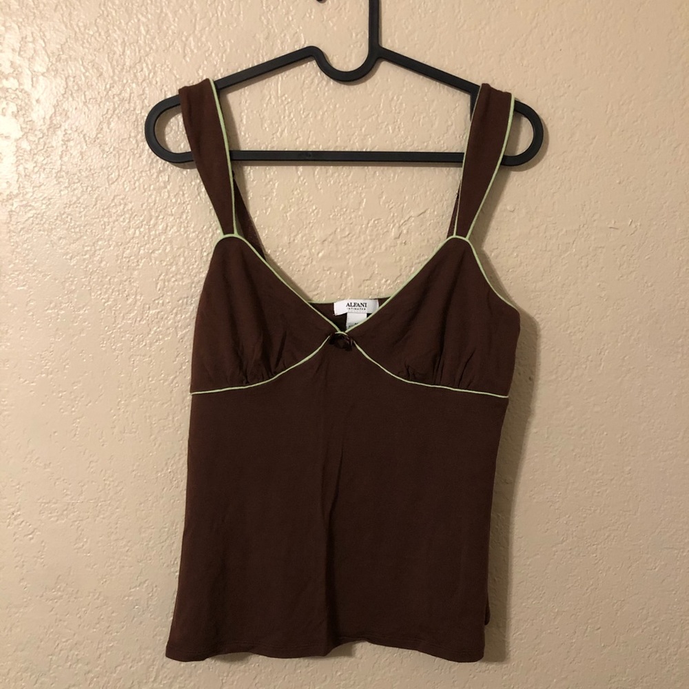 cute brown tank-top!